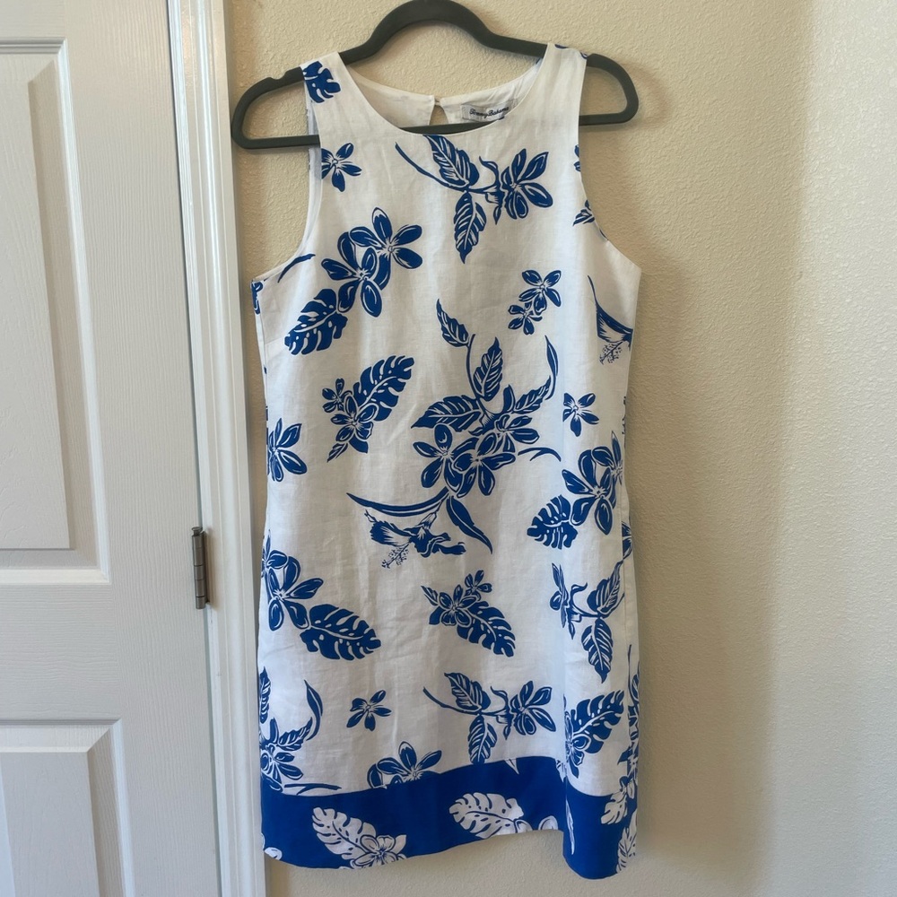 Brand New Tommy Bahama dress. White and Blue. Size S. with pockets on the side.